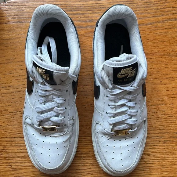 Nike Air Force 1 Low Leather Athletic Shoes White Black Gold  Women’s Size 8 - Picture 11 of 11